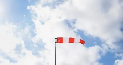 Aviso de vento forte em vigor até às 6h de amanhã