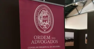 Bastonário da Ordem dos Advogados presente na entrega de cédulas profissionais