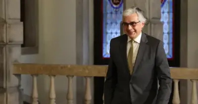 Aguiar-Branco abre sessão solene às 09h00 e suspende-a por cerca de uma hora