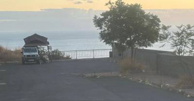 Turistas pernoitam no Miradouro do Pico de São Gonçalo