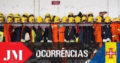 Bombeiros Voluntários Madeirenses chamados a intervir.