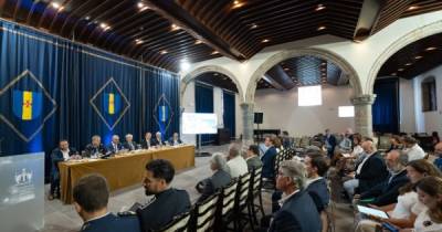 Veja o 1.º período de debate das Jornadas Madeira no Funchal