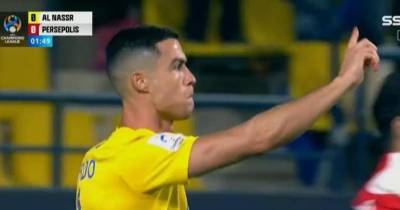 Ronaldo cai, árbitro marca penálti e CR7 diz que não é falta (com vídeo)