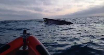 Nas buscas pelos três pescadores desaparecidos esteve empenhado durante a manhã o Navio da República Portuguesa (NRP) Setúbal.