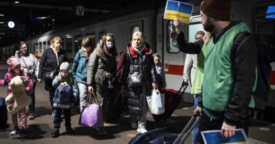 O ACNUR mantém programas de ajuda a estes refugiados e deslocados.