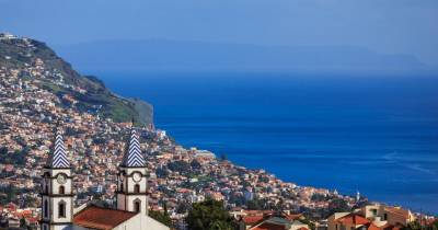 Hoje a ilha da Madeira está com níveis muito elevados e o Porto Santo elevados. No fim de semana e na segunda-feira estão em risco muito elevado.