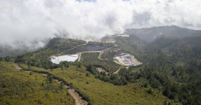 Incêndio na Meia Serra mobiliza cinco veículos e 15 operacionais.