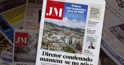 Diretor condenado mantém-se no ativo