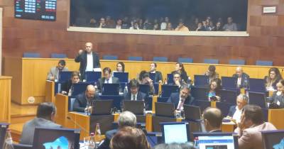 Foi apreciado na generalidade o projeto de resolução, da autoria do BE, intitulado ‘adoção de medidas destinadas a combater a crise na habitação’.