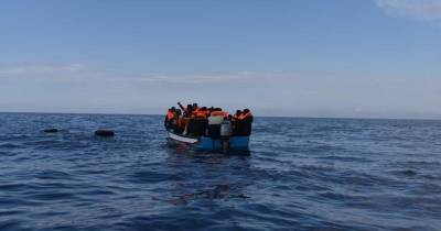 Migrações: Três desaparecidos e 42 resgatados em naufrágio na ilha grega de Creta.
