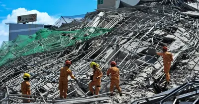 De acordo com um responsável dos bombeiros das Filipinas, Rico Kwan Tiu, a vítima mortal, cidadão de 65 anos da Malásia, conseguiu contactar os socorristas por telefone logo após o acidente, enquanto estava preso debaixo de uma parede do hotel.