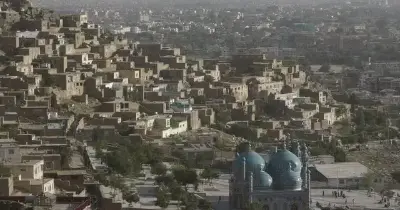 Paquistão declara entrar em “guerra aberta” com Afeganistão após combates na fronteira.