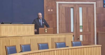 “Deixaram o Luís trabalhar e trabalhou: fechou as portas de embarque”, acusa o PS