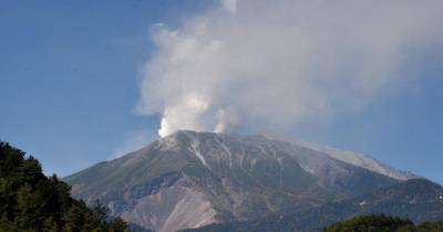 Japão sobe nível de alerta devido a erupção vulcânica em ilha do sudoeste
