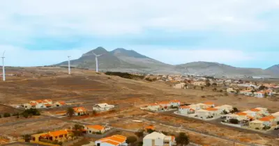 EEM inicia transporte dos aerogeradores para o novo parque eólico do Porto Santo