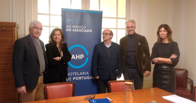 Associação da hotelaria de Portugal e Sindicato dos Trabalhadores assinam revisão global do contrato coletivo de trabalho para 2026