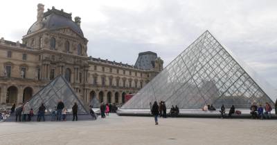 Cinco novos suspeitos do assalto ao Louvre detidos pelas autoridades francesas