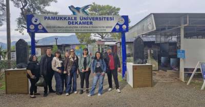 Cinco elementos da Associação ‘Proeza Altruísta’ na Turquia para curso na área da saúde mental