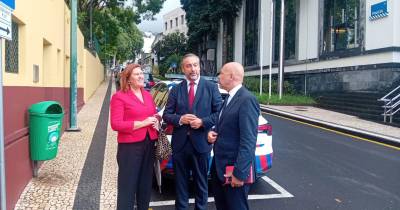 Comitiva do PS esteve esta manhã no Comando regional da PSP, onde reuniu com o o comando da autoridade.