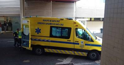 Os dois feridos foram transportados para o hospital em ambulâncias dos bombeiros.