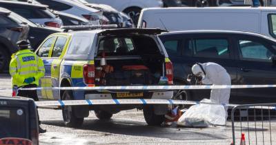 Governo britânico atribui esfaqueamento de 10 pessoas num comboio a ato isolado