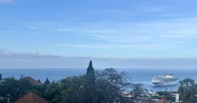 Norwegian Sun passa o dia no Funchal