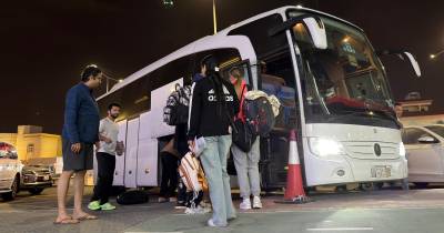 Em declarações à agência Lusa no domingo à noite, o secretário de Estado das Comunidades adiantou que o voo, com 54 portugueses a bordo, três luso-canadianos, um cidadão britânico, dois brasileiros e um sul-coreano, saiu de Riade, capital da Arábia Saudita, às 15:40 de domingo, com escala em Creta, na Grécia, para reabastecer.