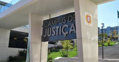 Os três arguidos no processo permaneceram 22 dias detidos.