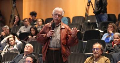 “Não podemos destacar só os negativos”, disse o membro do público.