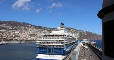 Marella Explorer antecipou chegada e já acostou no Porto do Funchal