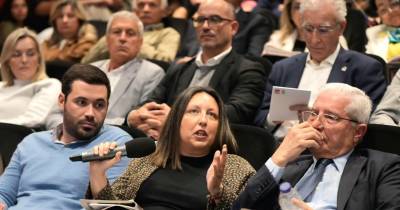 Cláudia Gomes apela ao espírito cívico dos jovens em nome da autonomia .