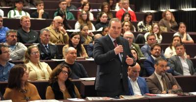 Carlos Teles assumiu críticas à atuação recente do partido a nível nacional, referindo-se à posição sobre a mobilidade aérea.