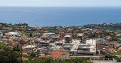 Albuquerque visita obra do novo hospital. Empreitada decorre “a bom ritmo”