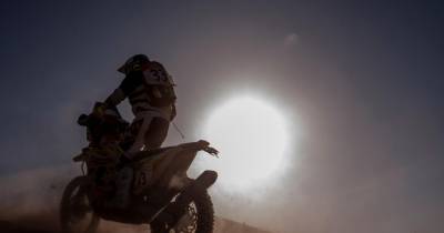 O motociclista espanhol Carles Falcon (KTM) morreu hoje, aos 45 anos, uma semana após ter ficado ferido com gravidade.