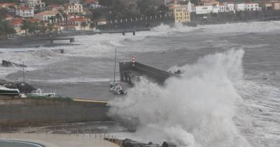 Depressão Joseph vai afetar a Madeira na terça-feira. Ondas podem chegar aos 12 metros