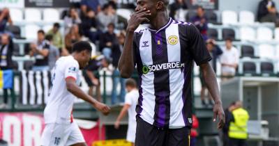 O Nacional defronta esta tarde, pelas 15h30, o Torreense, no Estádio da Madeira.