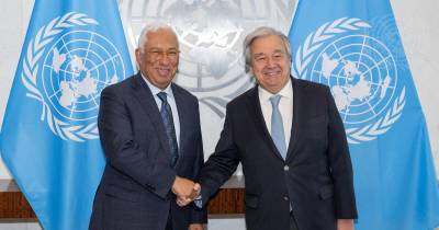 O secretário-geral das Nações Unidas, António Guterres, recebe o primeiro-ministro António Costa durante um encontro na sede das Nações Unidas em Nova Iorque, EUA.