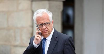 Desta forma o Tribunal da Relação manteve a decisão da primeira instância.