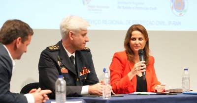 Micaela Freitas participa no debate.