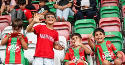Entrega de alimentos vale dois bilhetes para o Marítimo-Benfica B e descontos nas lojas Alberto Oculista.