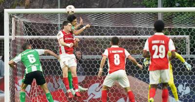 Portugueses e minhotos voltam a medir forças, em Sevilha, a 16 de abril.