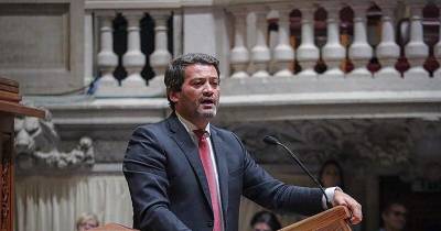 André Ventura quer debate sobre a capacidade de resposta no setor da saúde.