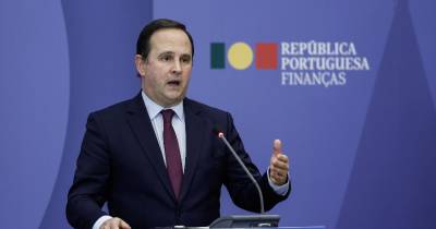 Em termos nominais, a dívida pública, na ótica de Maastricht, diminuiu 9,4 mil milhões de euros em 2023 face a 2022, para 263 mil milhões de euros.