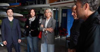 Este projeto procura promover a adaptação ao meio aquático e reforçar a prática desportiva junto das crianças e jovens com mobilidade reduzida.