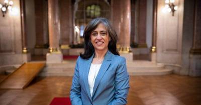 Razões de ordem profissional ditam renúncia.