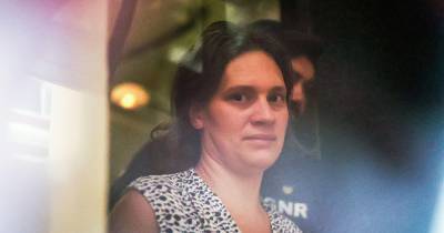 O juiz presidente do Tribunal de Setúbal, juiz desembargador António Fialho, revelou que os dois arguidos, de nacionalidade francesa, a mulher de 41 anos, mãe dos menores, e o homem de 55 anos, estão indiciados pelos crimes de ofensas à integridade física agravada e exposição e abandono