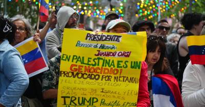 “A China pede aos Estados Unidos que garantam a segurança pessoal do presidente Nicolás Maduro e da sua mulher, que os libertem imediatamente e que cessem os seus esforços para derrubar o Governo venezuelano”, afirmou a diplomacia de Pequim.