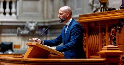 Chega acusa PSD de destruir ‘estudante insular’ e trair famílias madeirenses