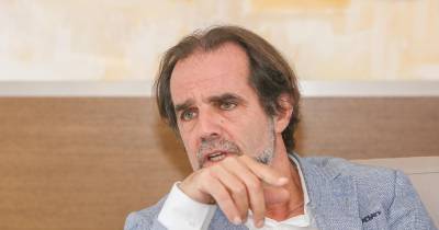 Miguel Albuquerquevai estar hoje no centro de dia e de noite ‘Garouta do Calhau’, no Beco do Paiol.