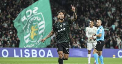 Luis Suárez bisou na vitória por 4-0 do Sporting sobre o Estrela da Amadora.